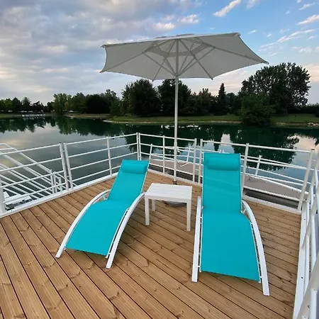 Blue Village * Савильяно