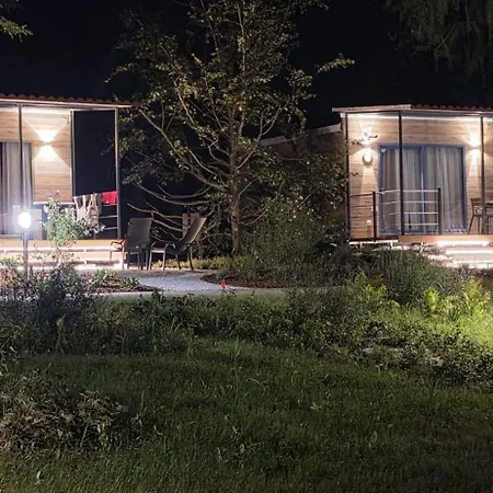 Πλωτό κατάλυμα Blue Village Savigliano