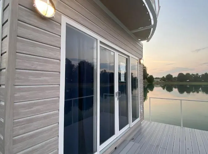 Blue Village Botel *