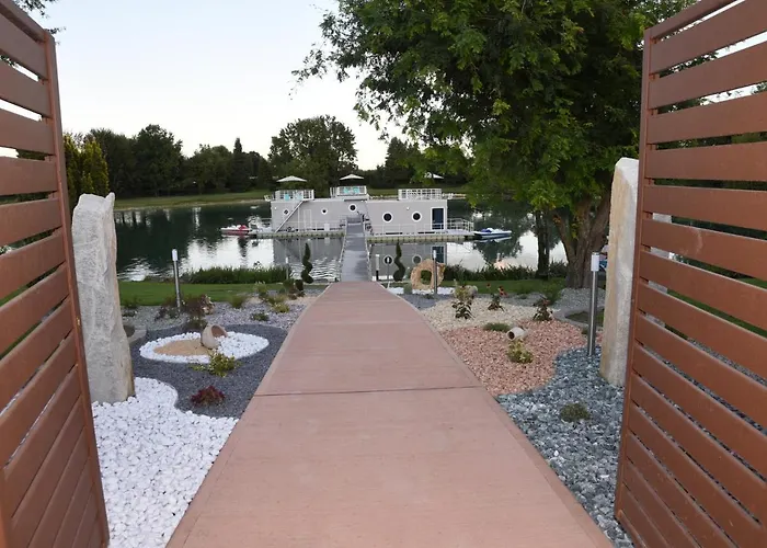 Botel Blue Village Savigliano