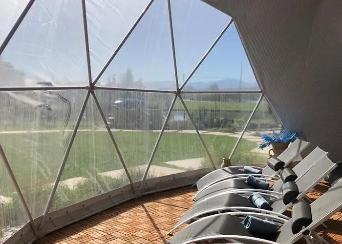 Botel Blue Village *